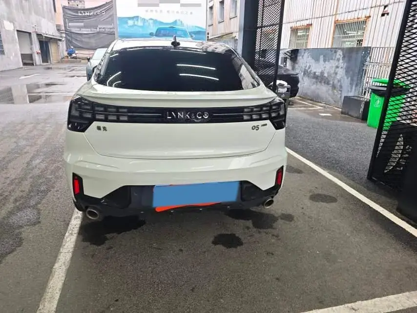 2022 LYNK&CO 05 thumbnail 4