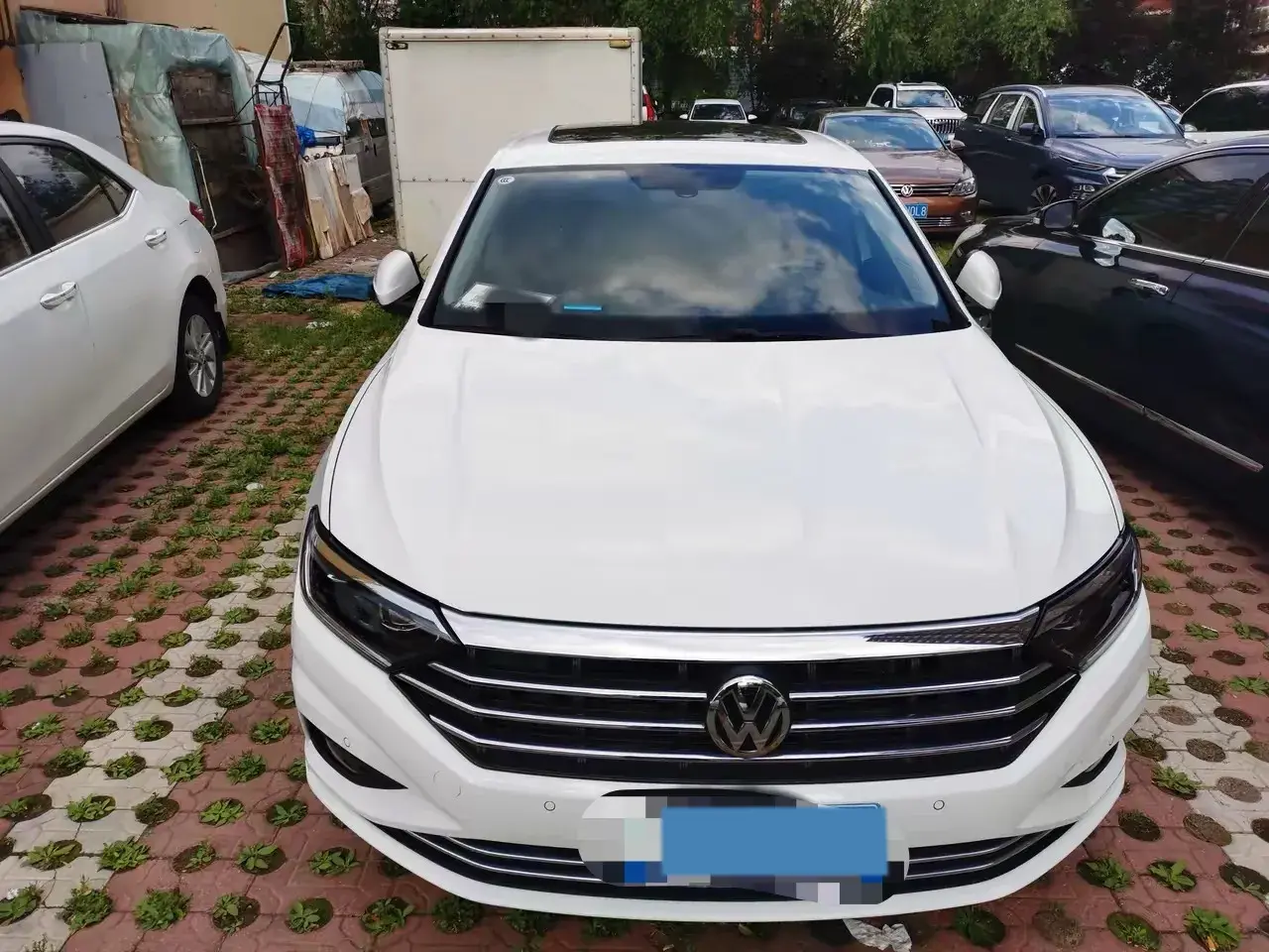 2022 VOLKSWAGEN SAGITAR thumbnail 3