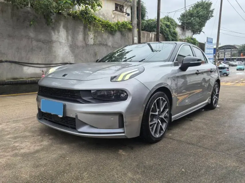 2022 LYNK&CO 03 view 1