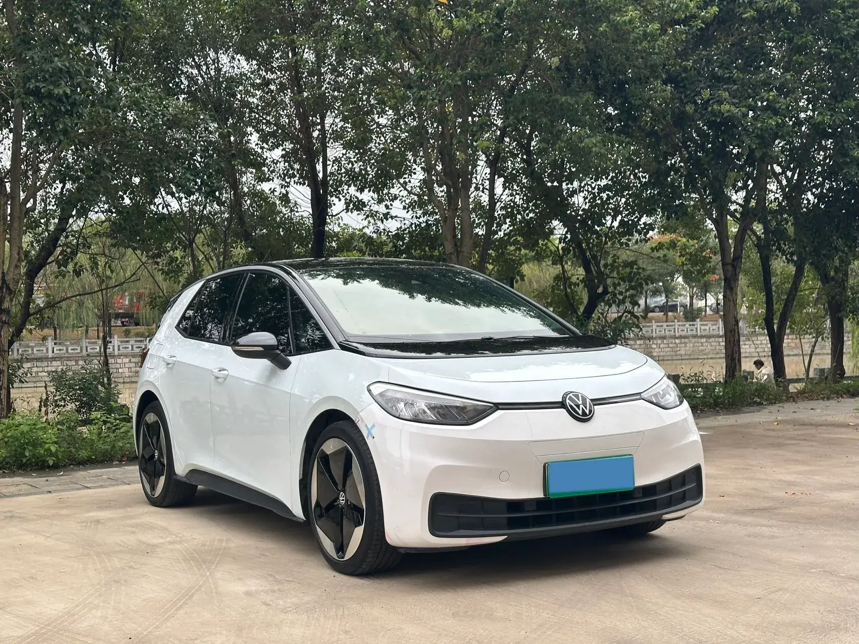 2023 VOLKSWAGEN ID.3 thumbnail 3