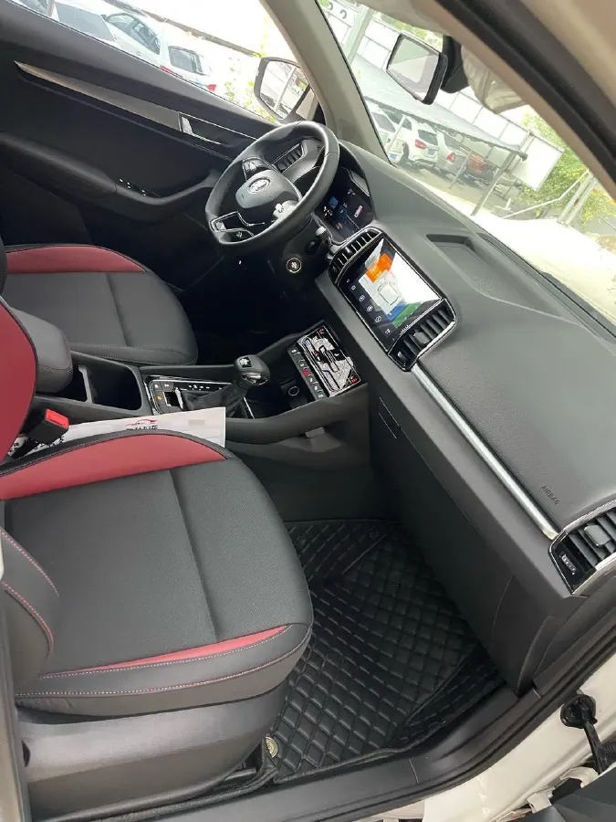 2023 Skoda Karoq 1.4T 150HP L4 7DCT,autocango,china used car exporter,china ev exporter,chinese used car exporter,chinese used ev exporter