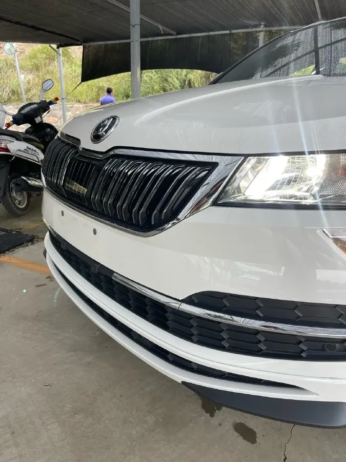 2023 Skoda Karoq 1.4T 150HP L4 7DCT,autocango,china used car exporter,china ev exporter,chinese used car exporter,chinese used ev exporter