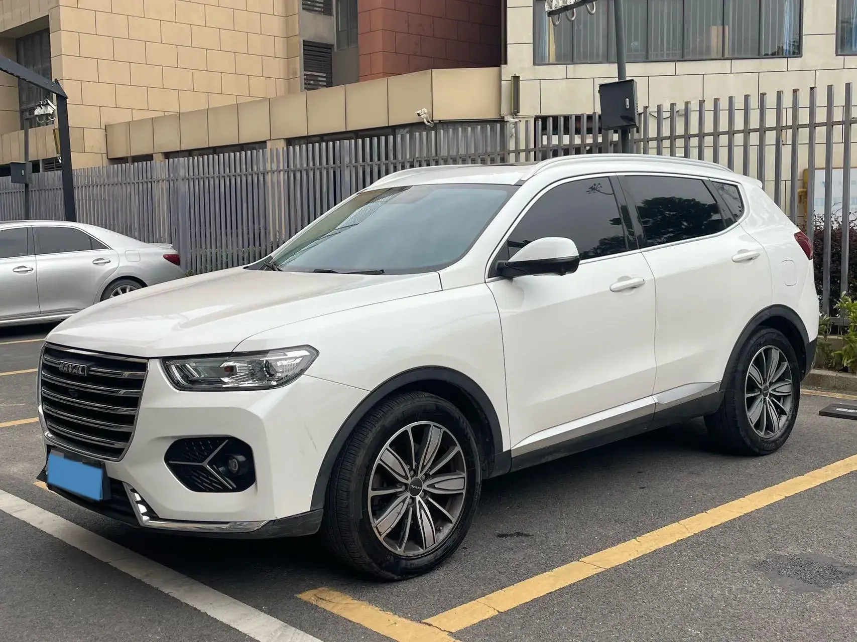 2021 HAVAL H6 view 1