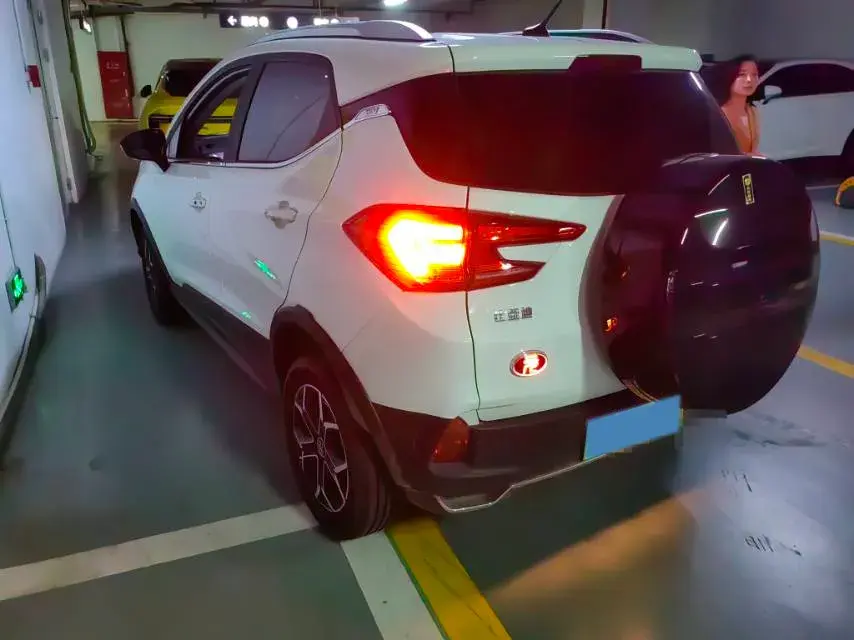 2023 BYD YUAN thumbnail 3