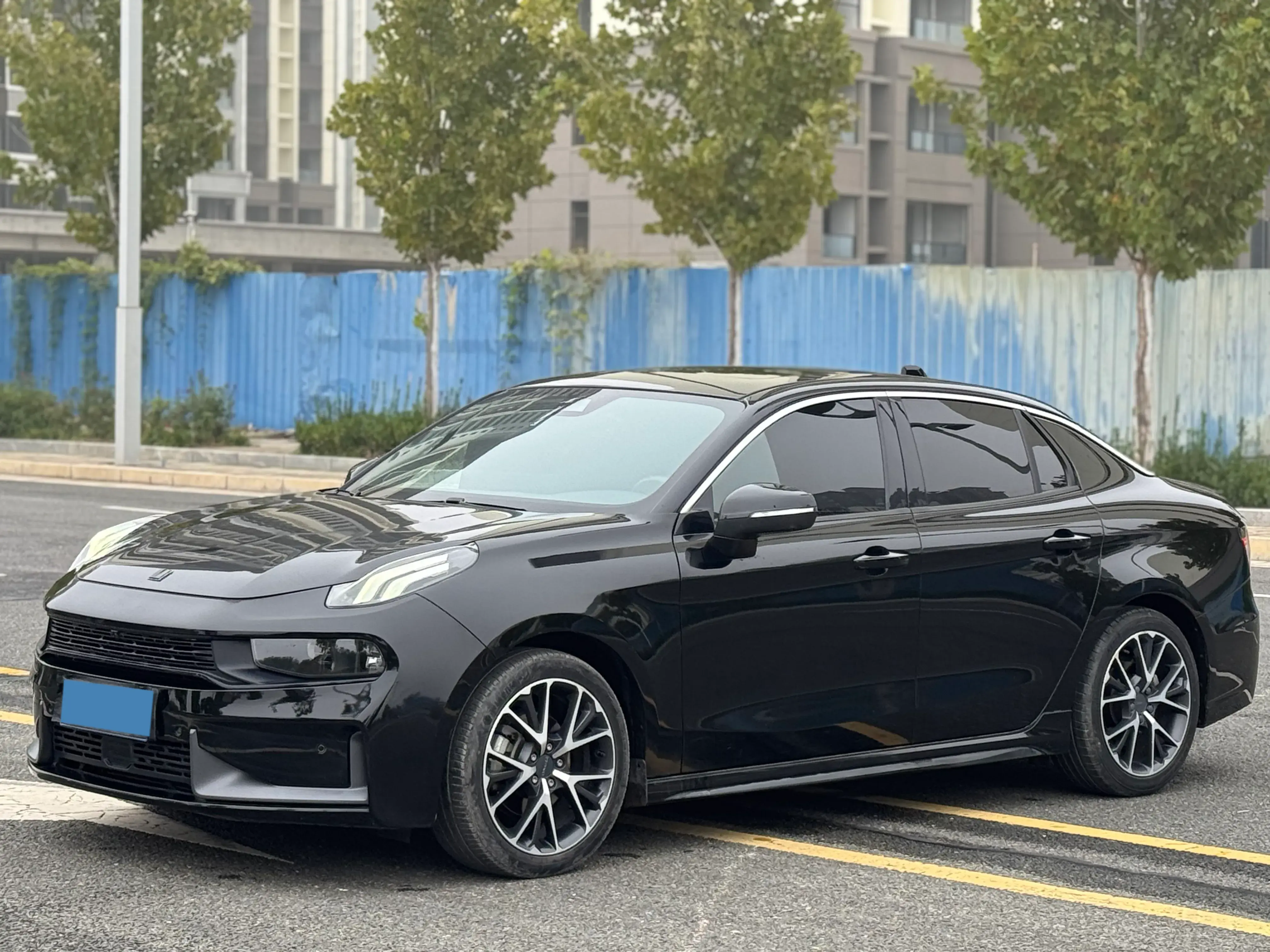 2022 LYNK&CO 03 view 1