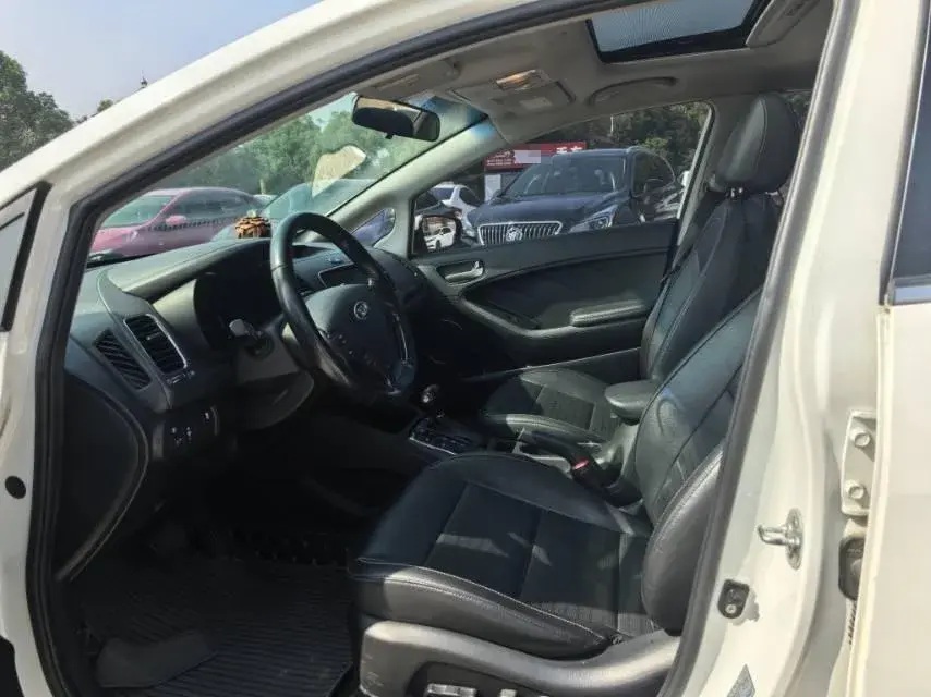 2016 KIA K3 thumbnail 4