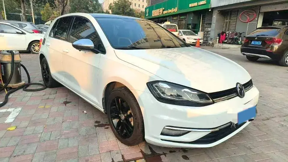 2019 VOLKSWAGEN GOLF thumbnail 2