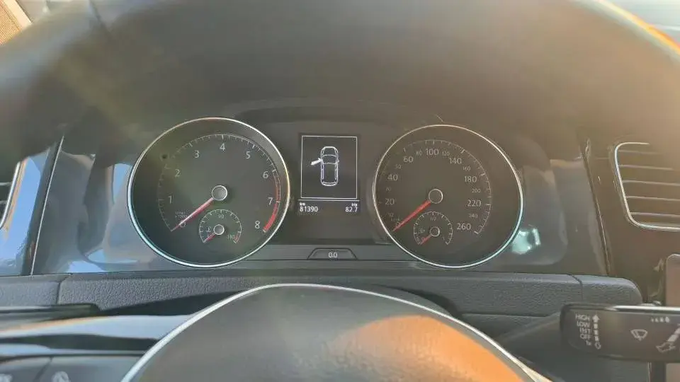 2019 VOLKSWAGEN GOLF thumbnail 4