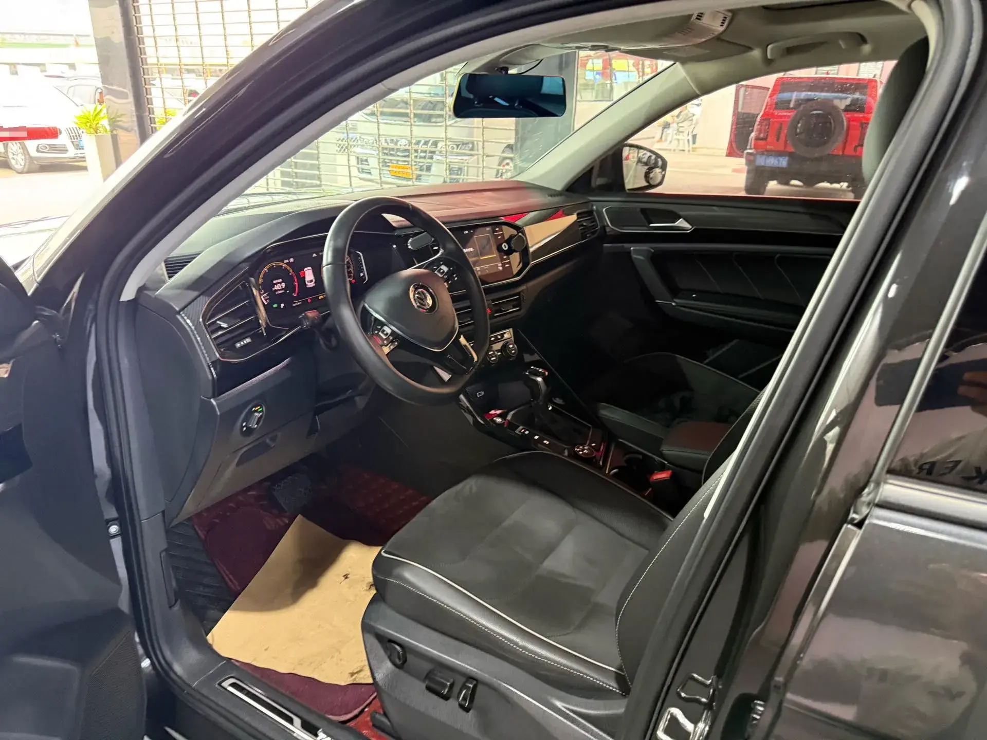 2019 VOLKSWAGEN TAYRON thumbnail 2