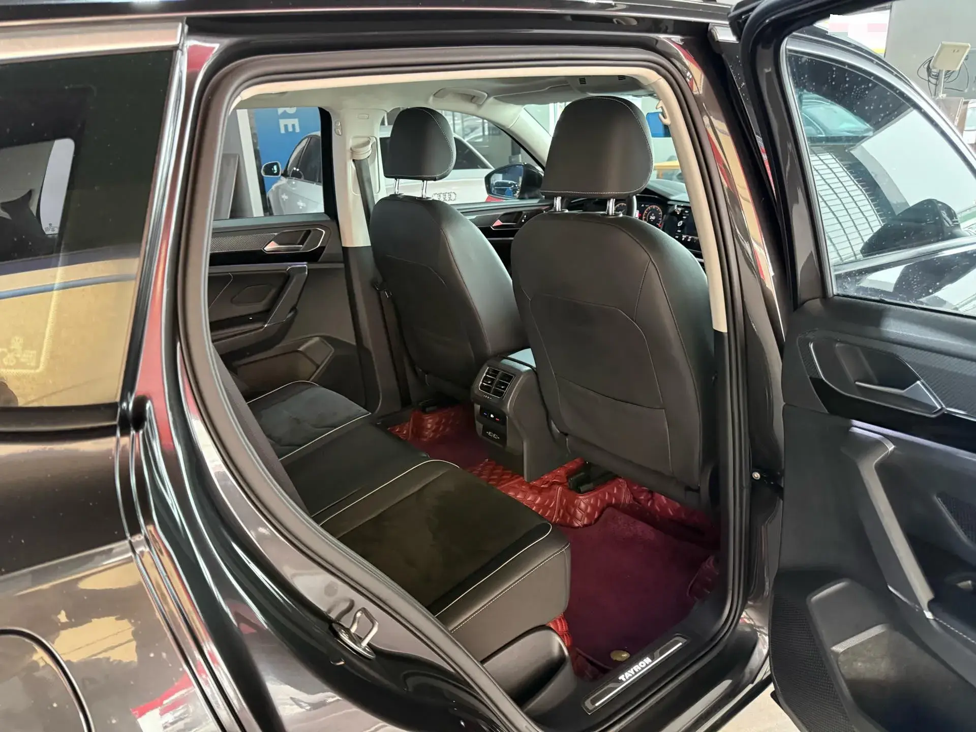 2019 VOLKSWAGEN TAYRON thumbnail 4