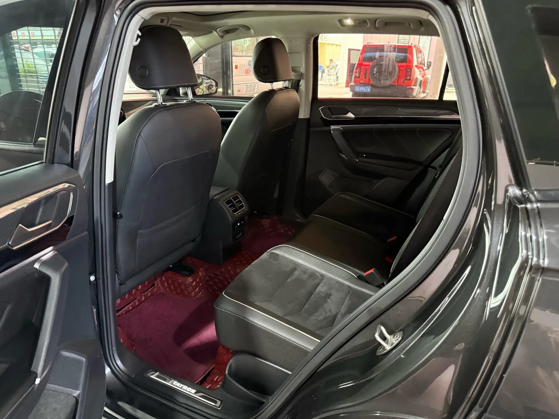 2019 VOLKSWAGEN TAYRON thumbnail 3