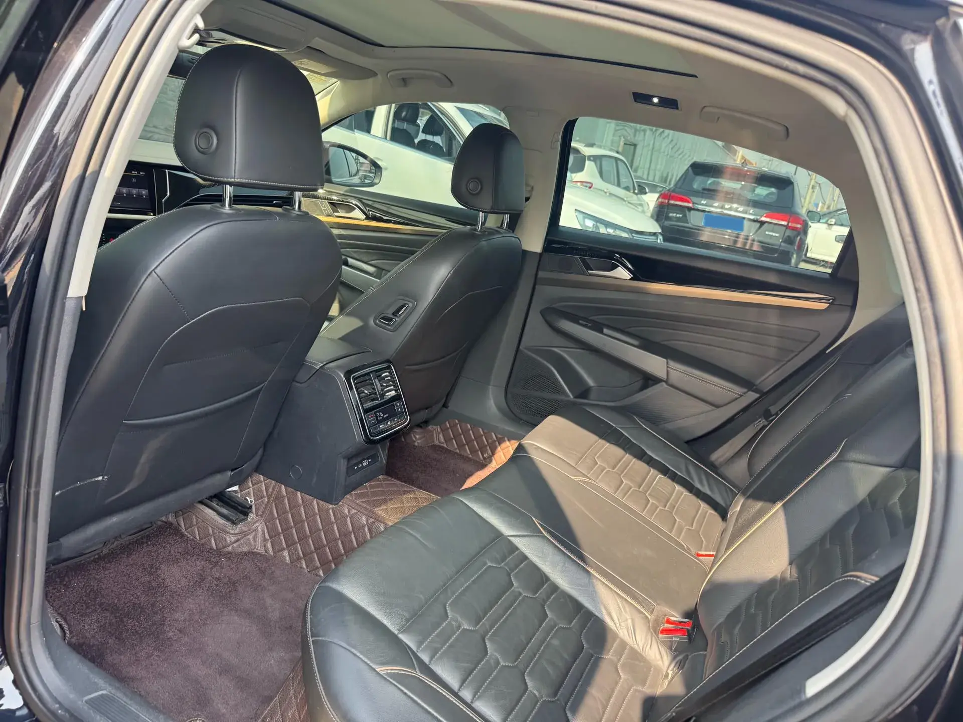 2020 VOLKSWAGEN PASSAT thumbnail 4