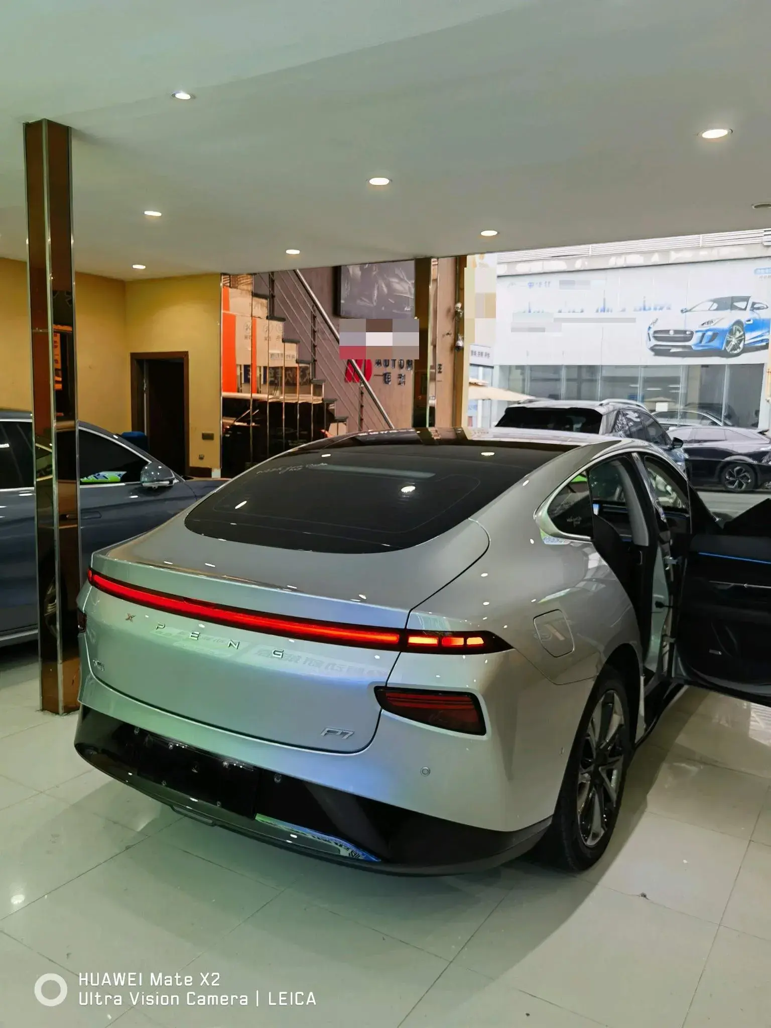 2022 XPENG P7 thumbnail 4