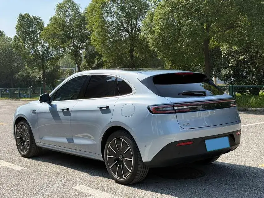 2023 AITO AITO thumbnail 3