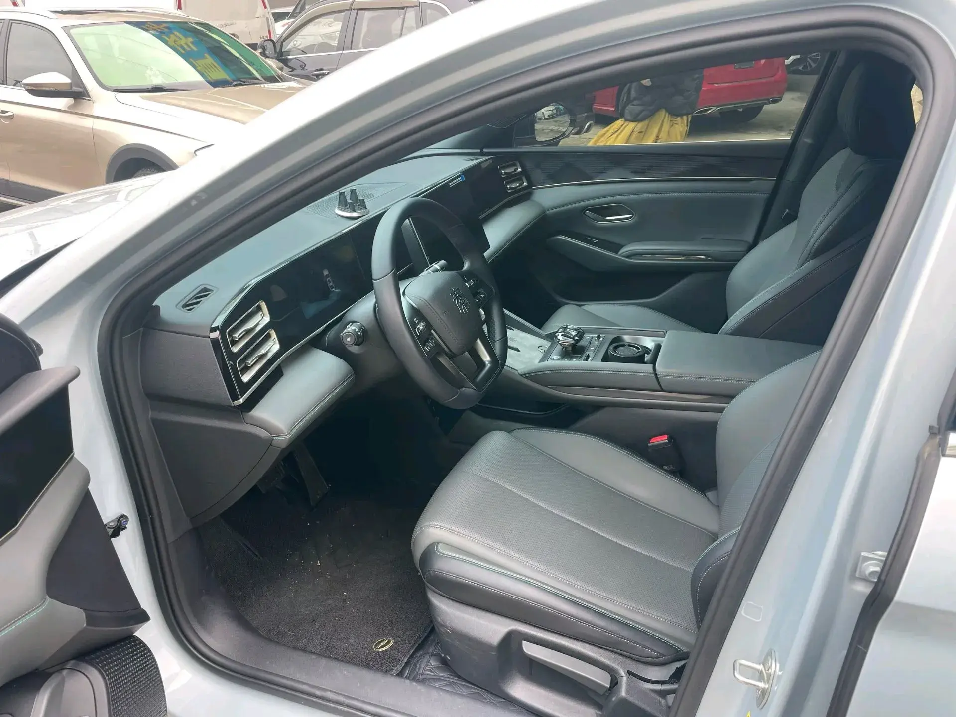 2025 BYD QINL thumbnail 4