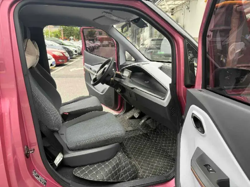 2020 BAOJUN E200 thumbnail 3