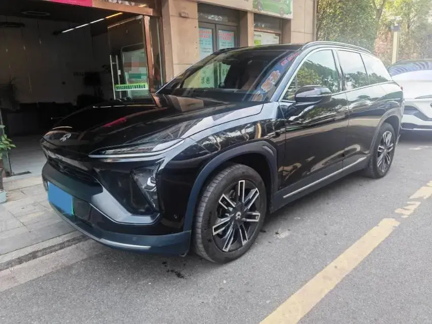 2020 NIO ES6 view 1