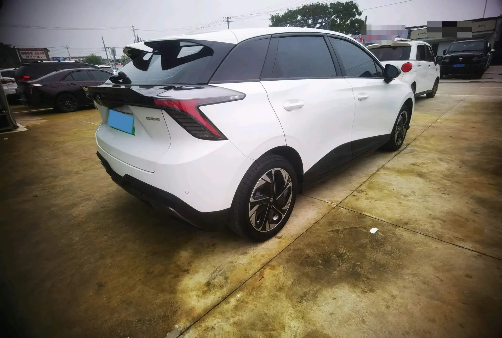 2023 MG MG4 thumbnail 3