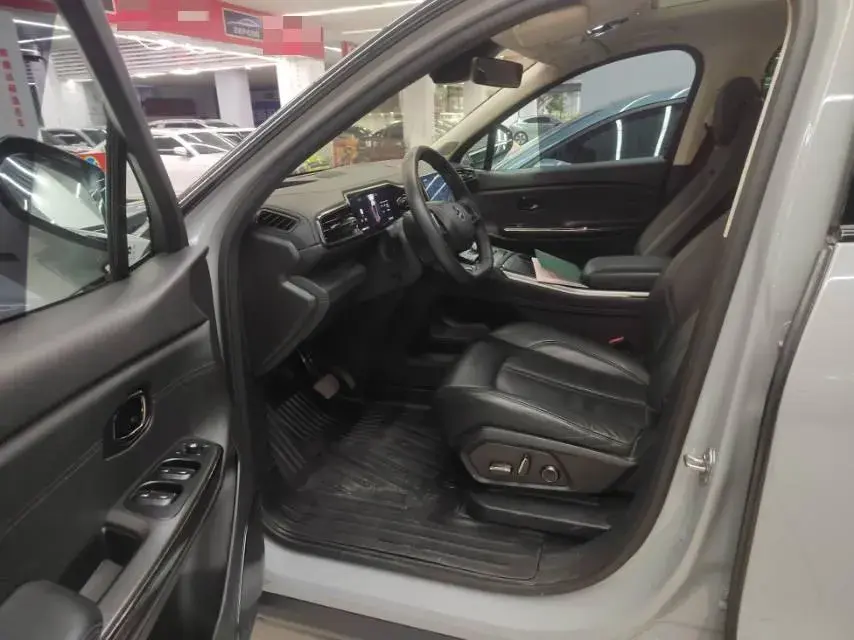 2019 NIO ES6 thumbnail 3