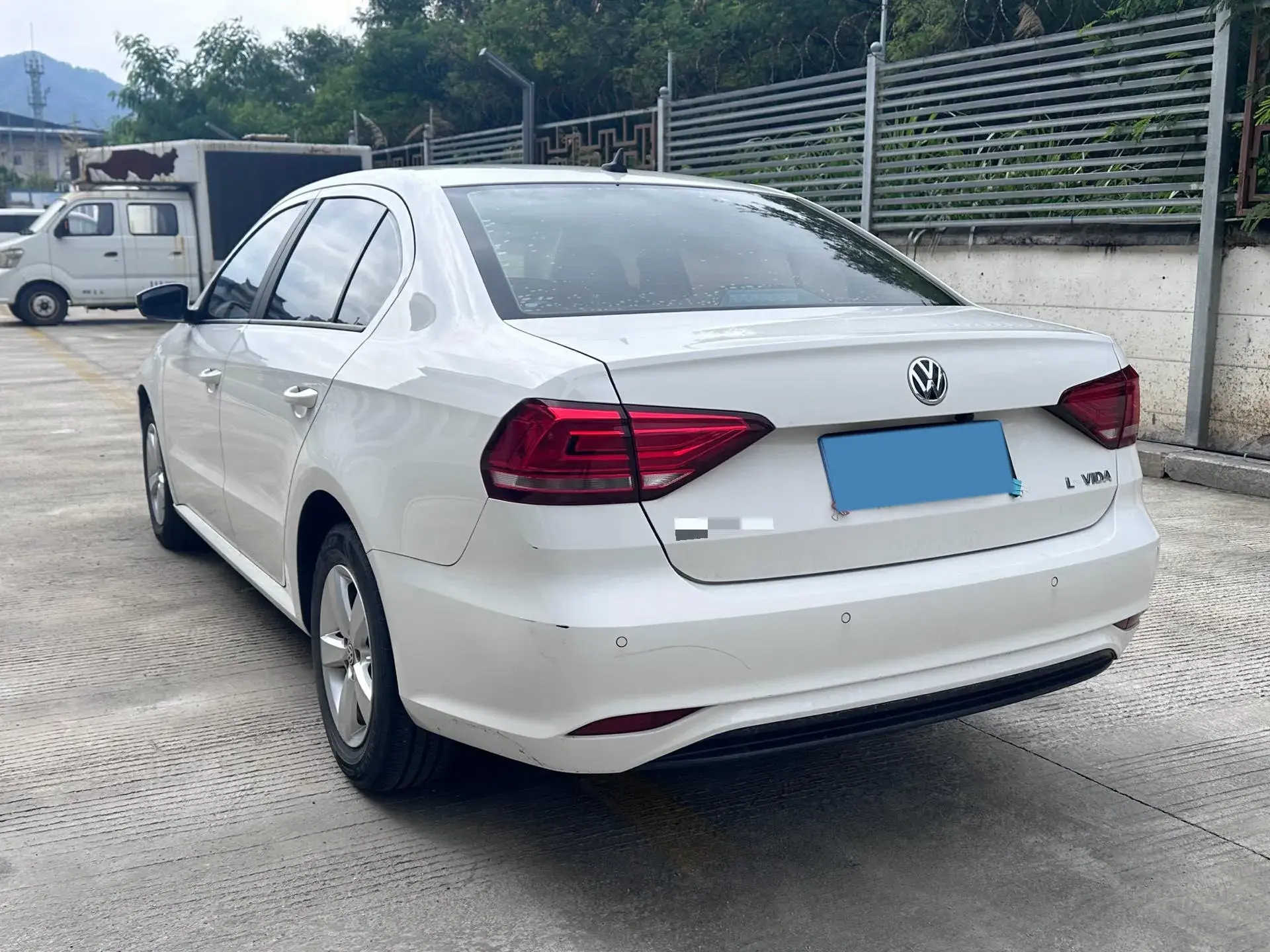 2019 VOLKSWAGEN LAVIDA thumbnail 4