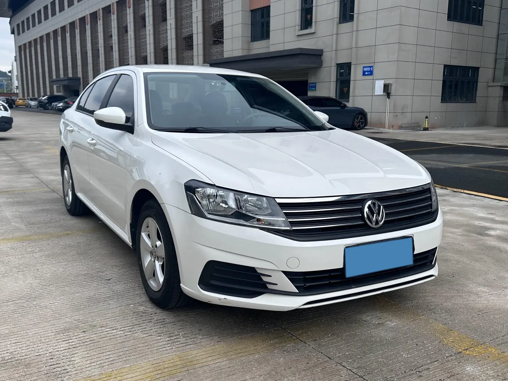 2019 VOLKSWAGEN LAVIDA thumbnail 3