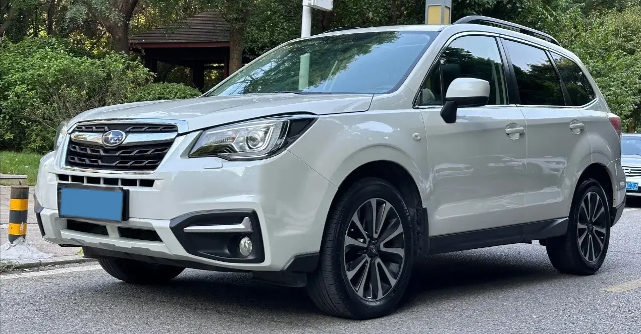 2021 SUBARU FORESTER view 1