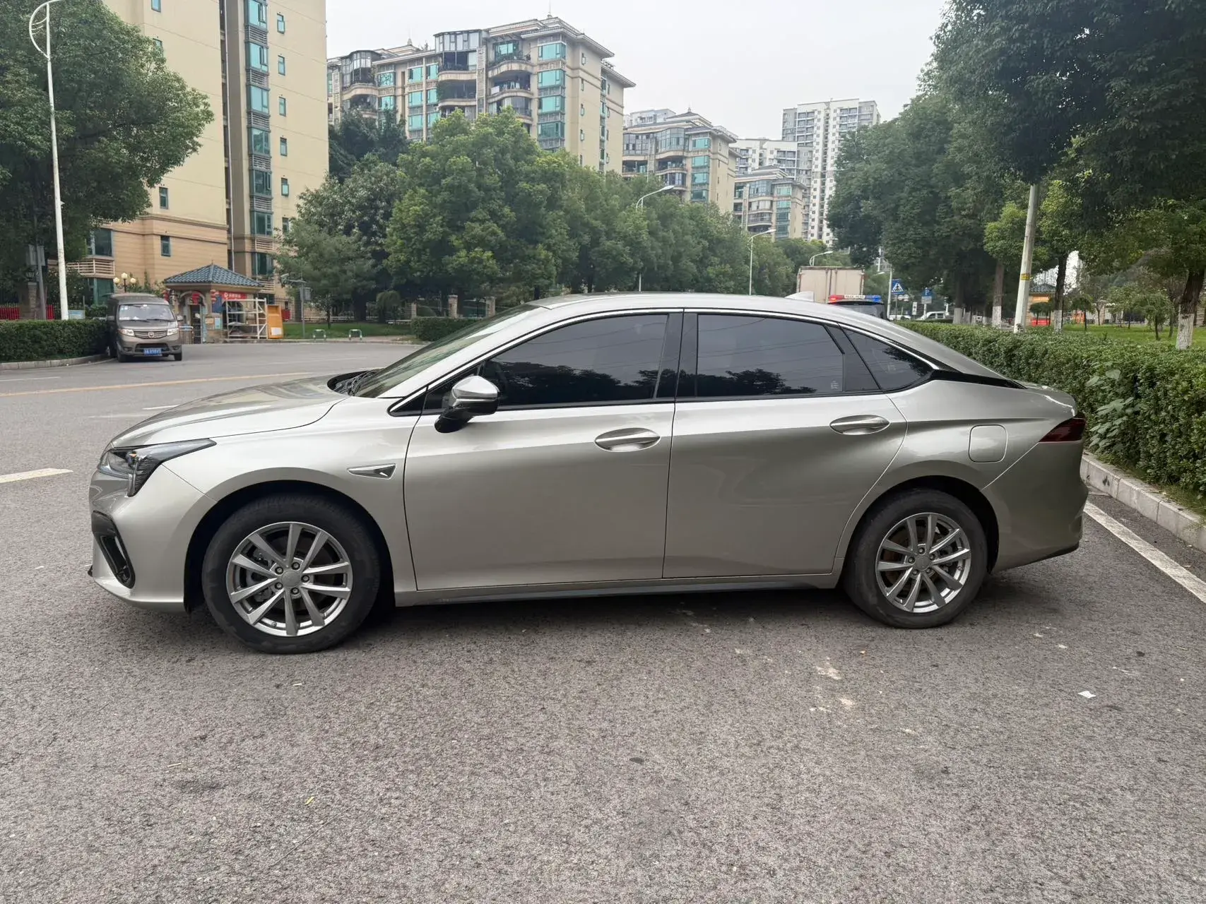 2023 AION S thumbnail 3