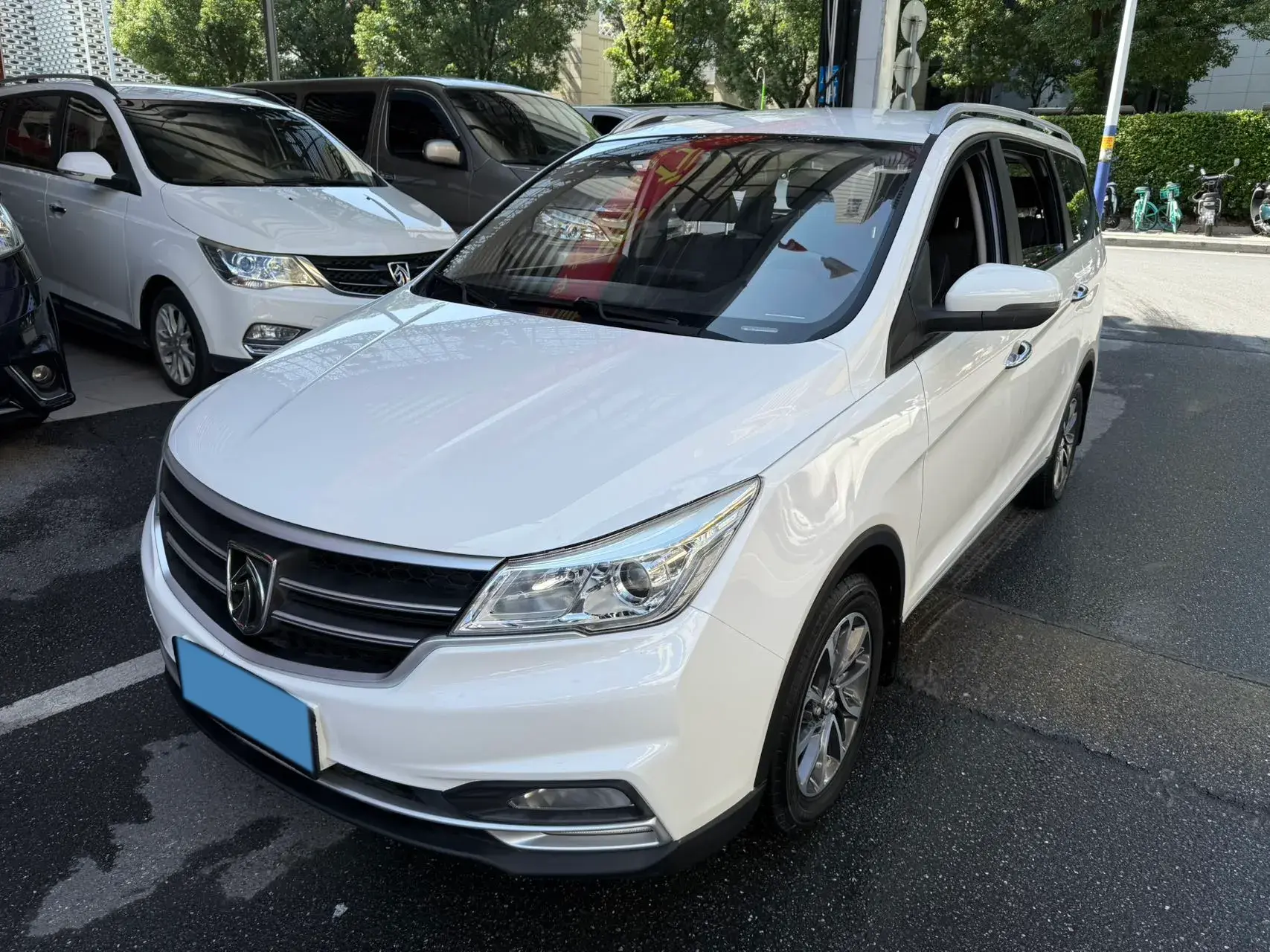 2019 BAOJUN 730 view 1