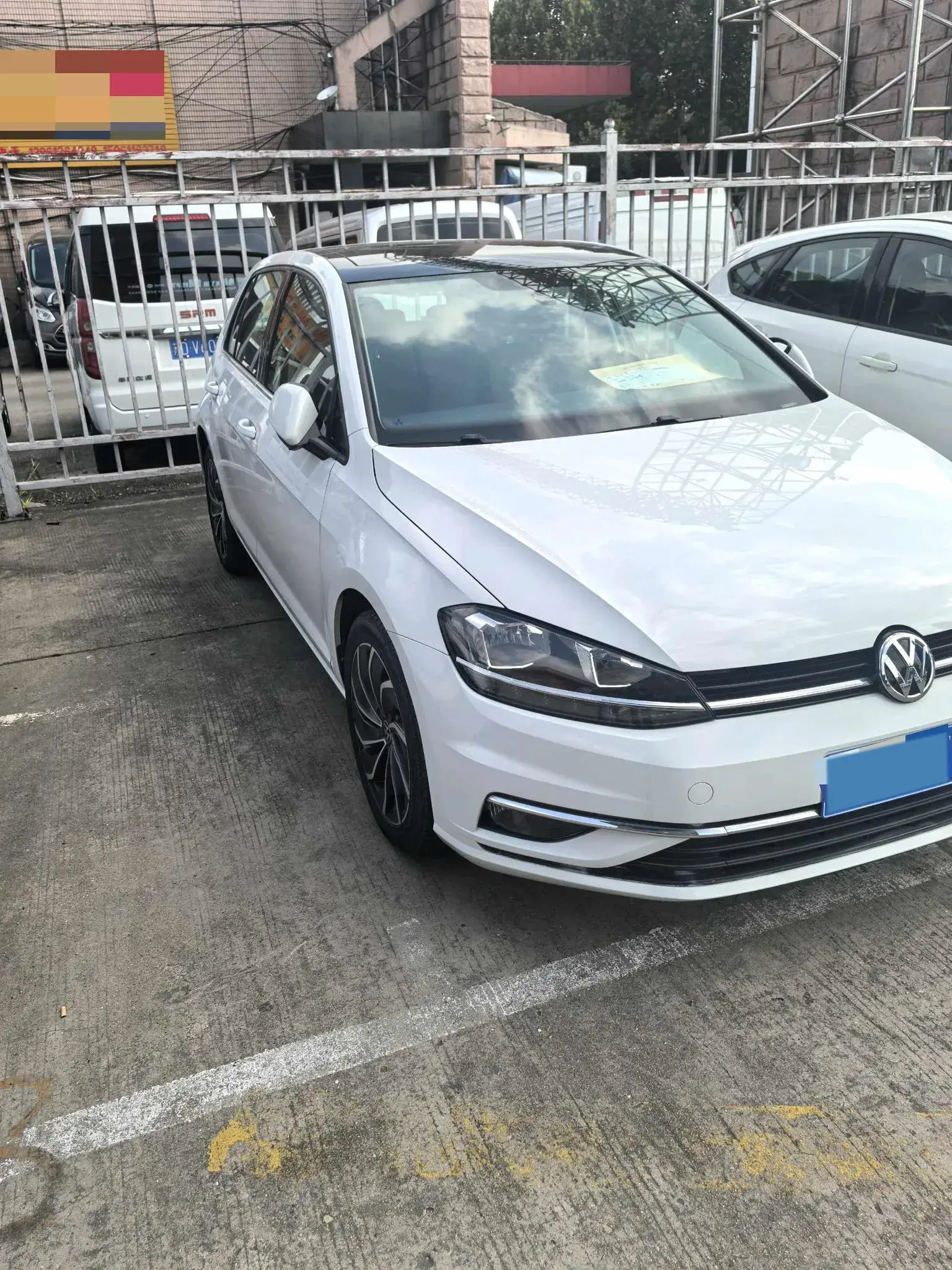 2018 VOLKSWAGEN GOLF thumbnail 3