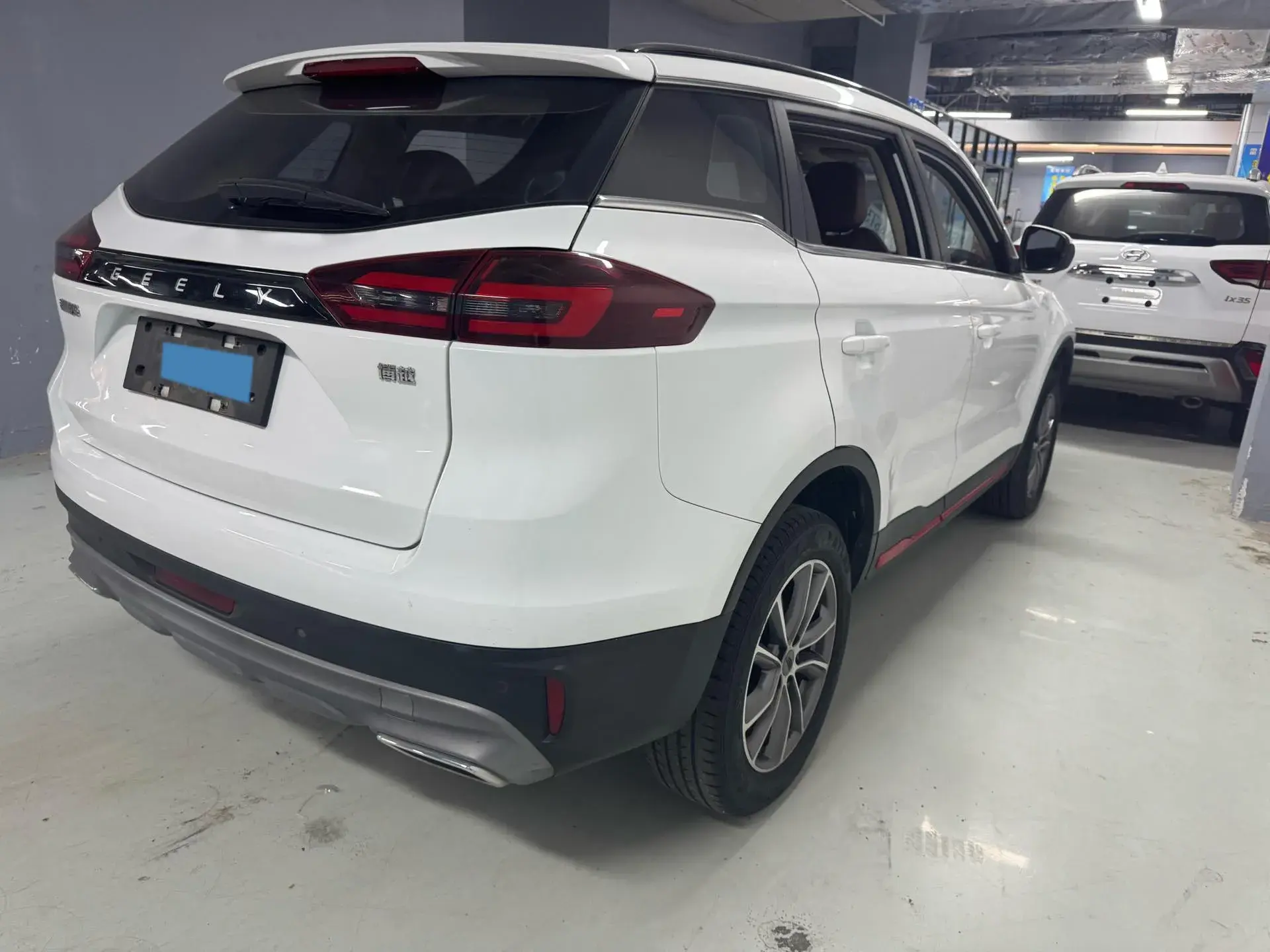 2021 GEELY AZKARRA thumbnail 3