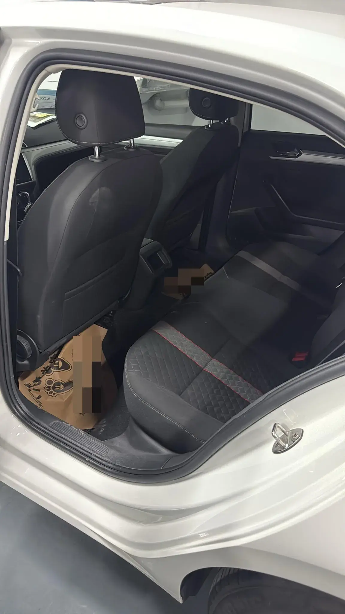 2021 VOLKSWAGEN LAMANDO thumbnail 4