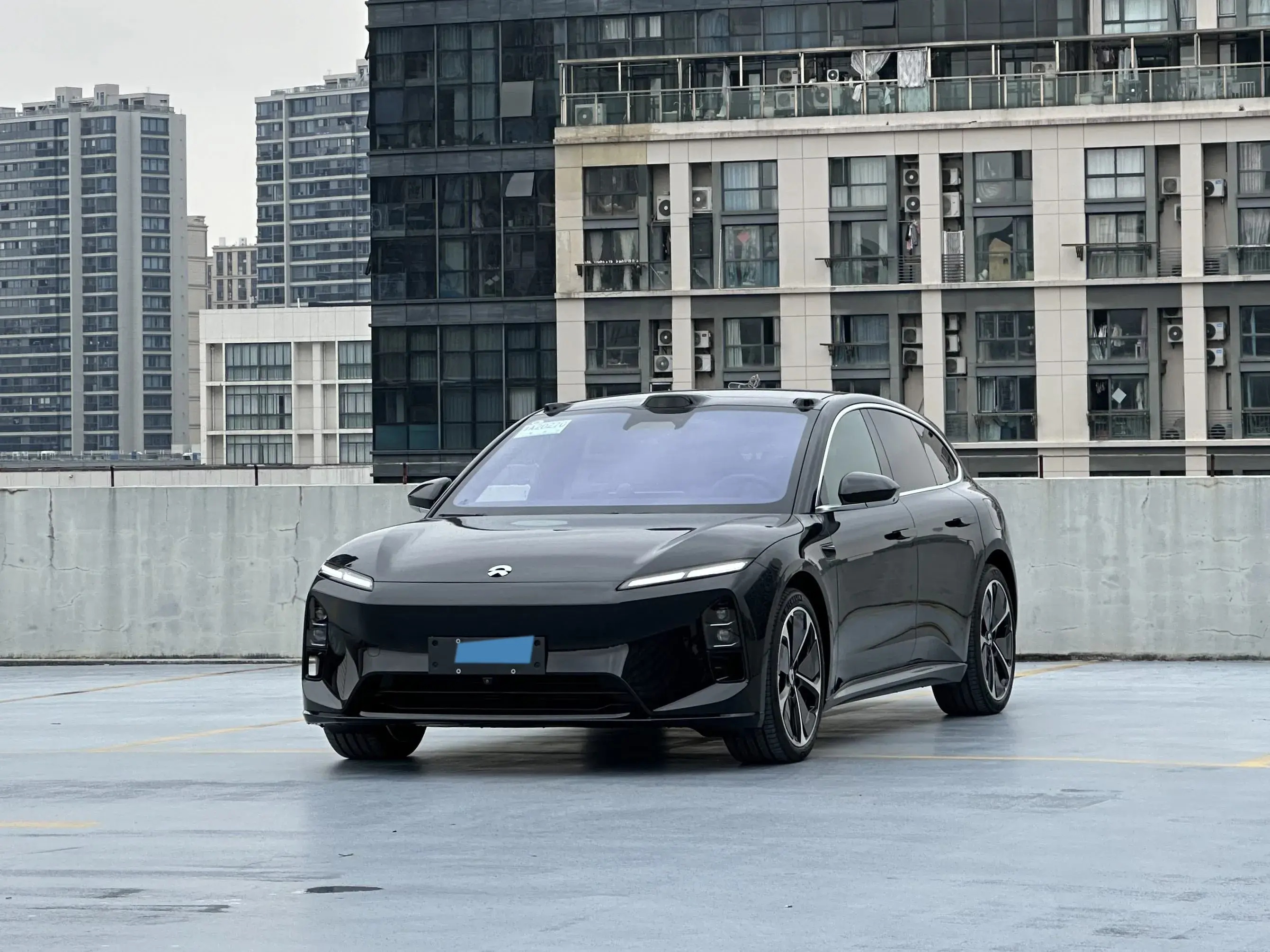 2025 NIO ET5T view 1