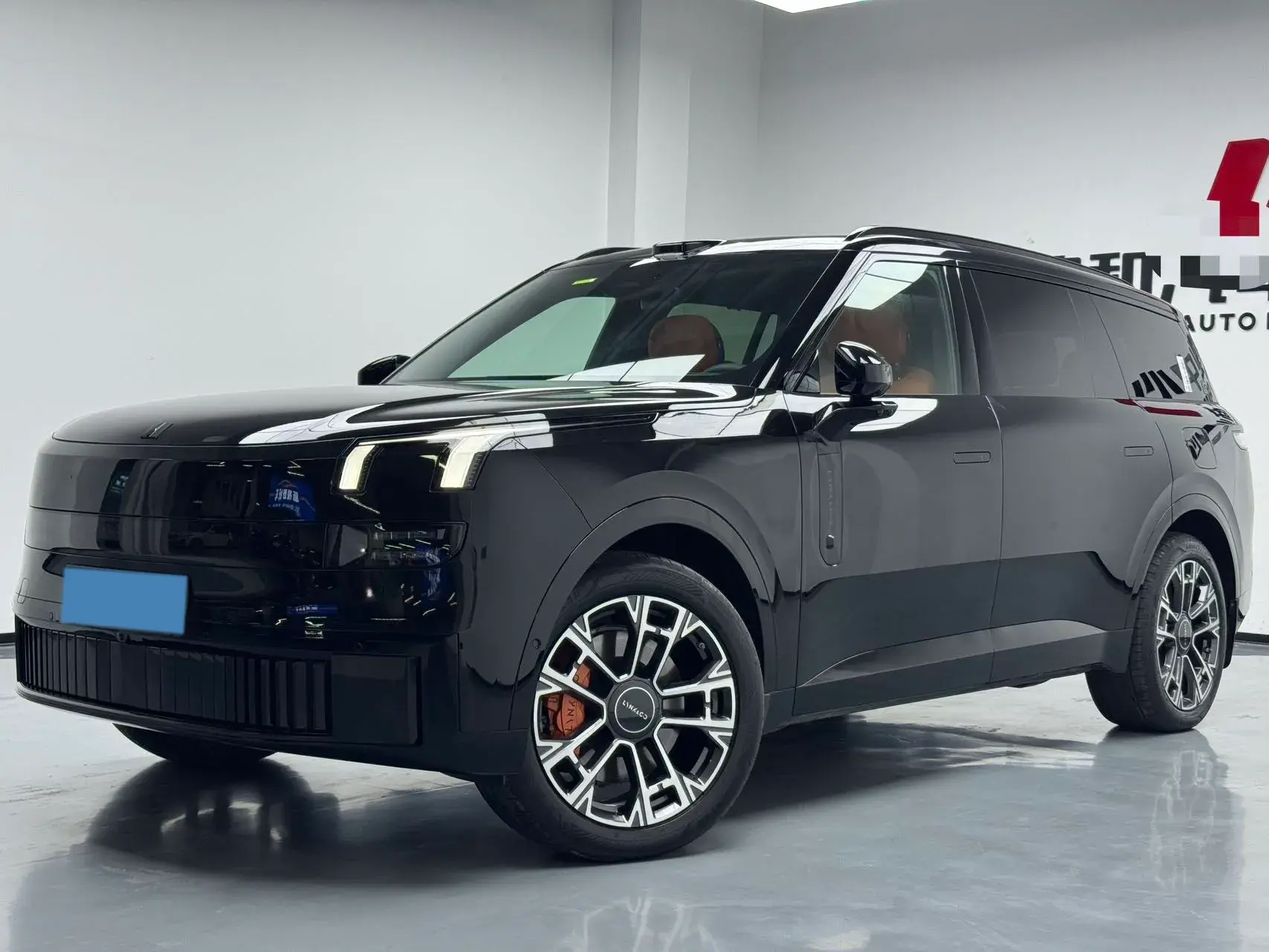 2025 LYNK&CO 900 view 1