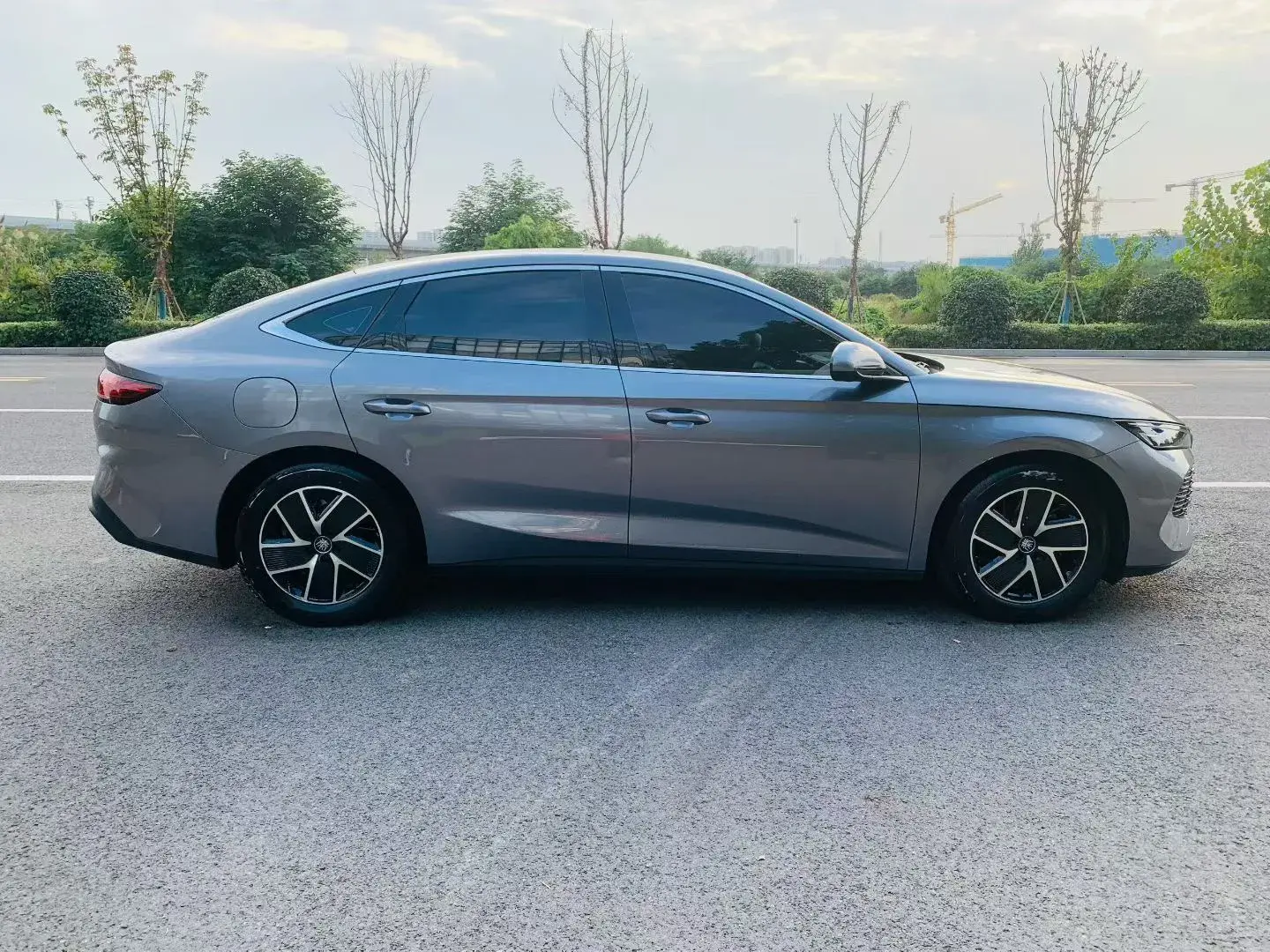 2024 BYD QINL thumbnail 4