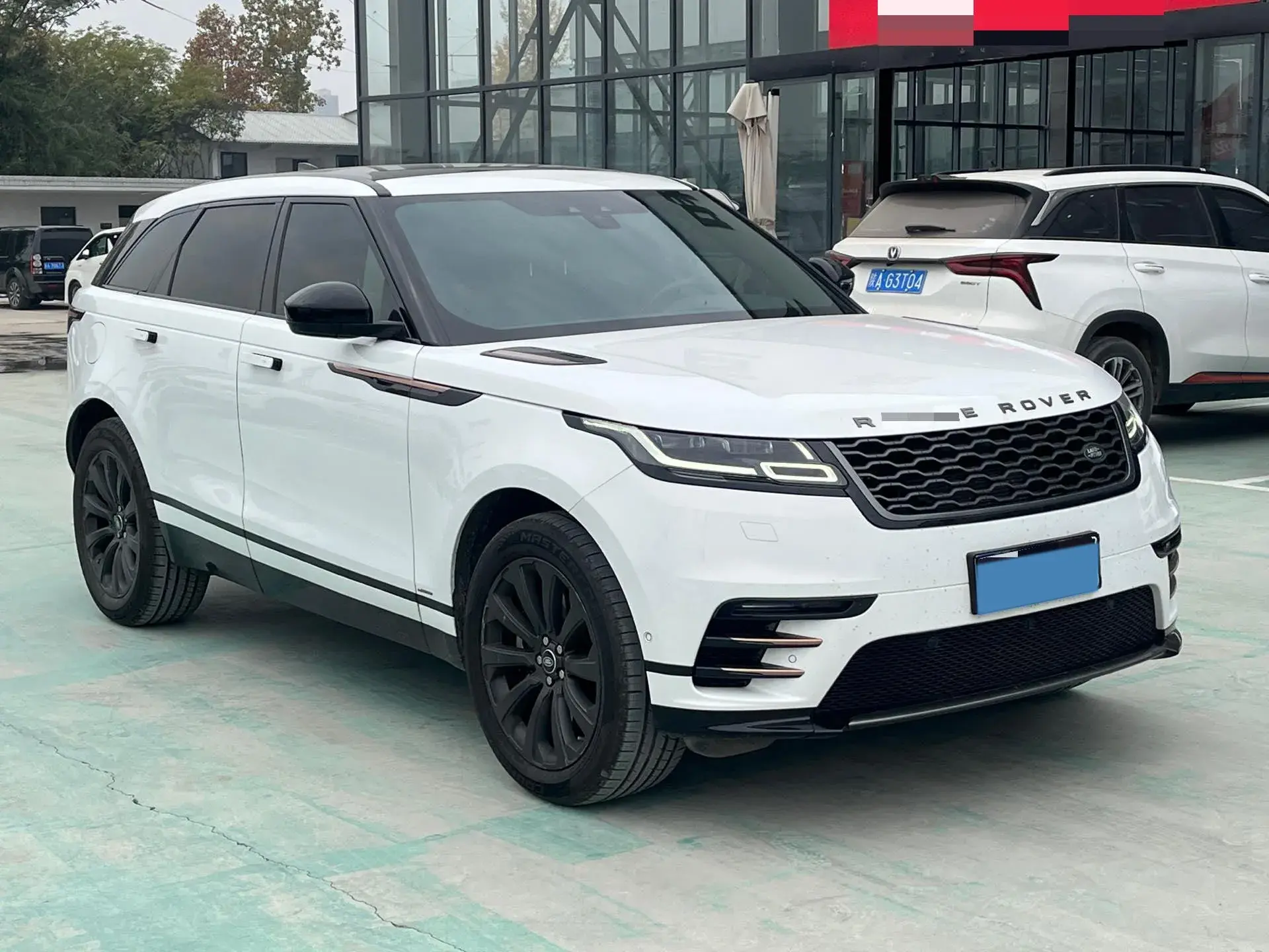 2018 LAND ROVER thumbnail 3