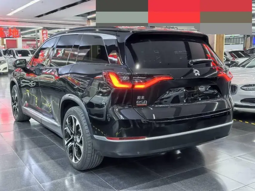 2020 NIO ES8 thumbnail 4
