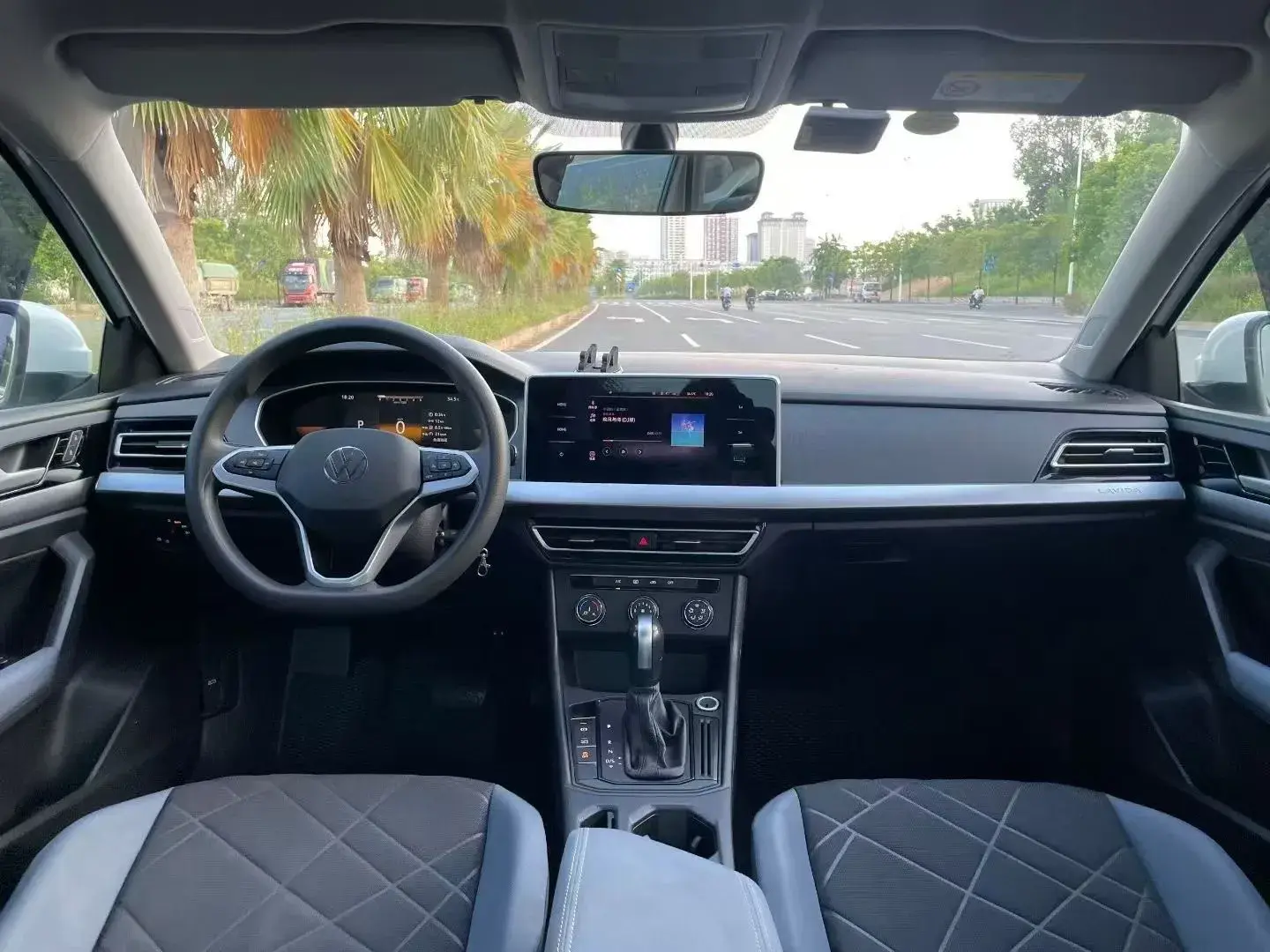 2023 VOLKSWAGEN LAVIDA thumbnail 4