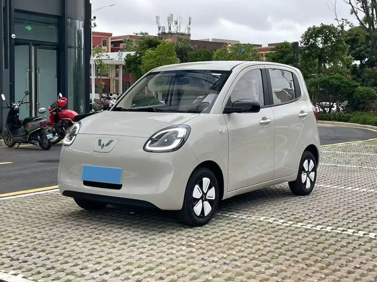 2025 WULING HONGGUANG view 1