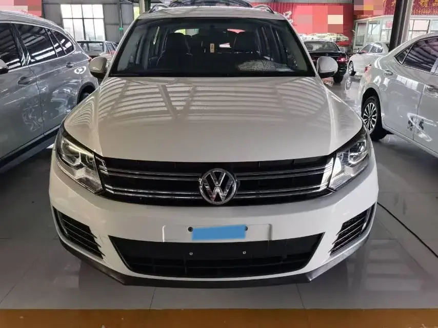 2016 VOLKSWAGEN TIGUAN thumbnail 2