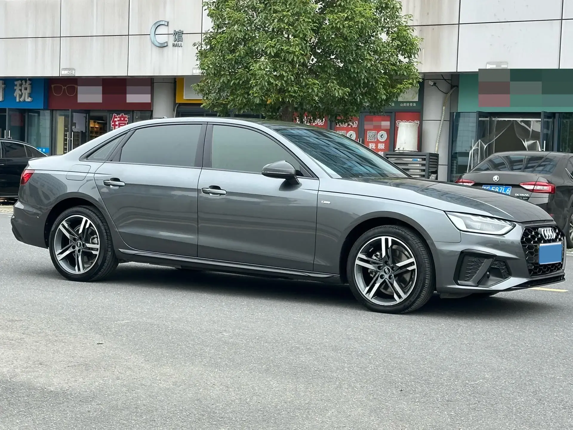 2022 AUDI A4L thumbnail 3