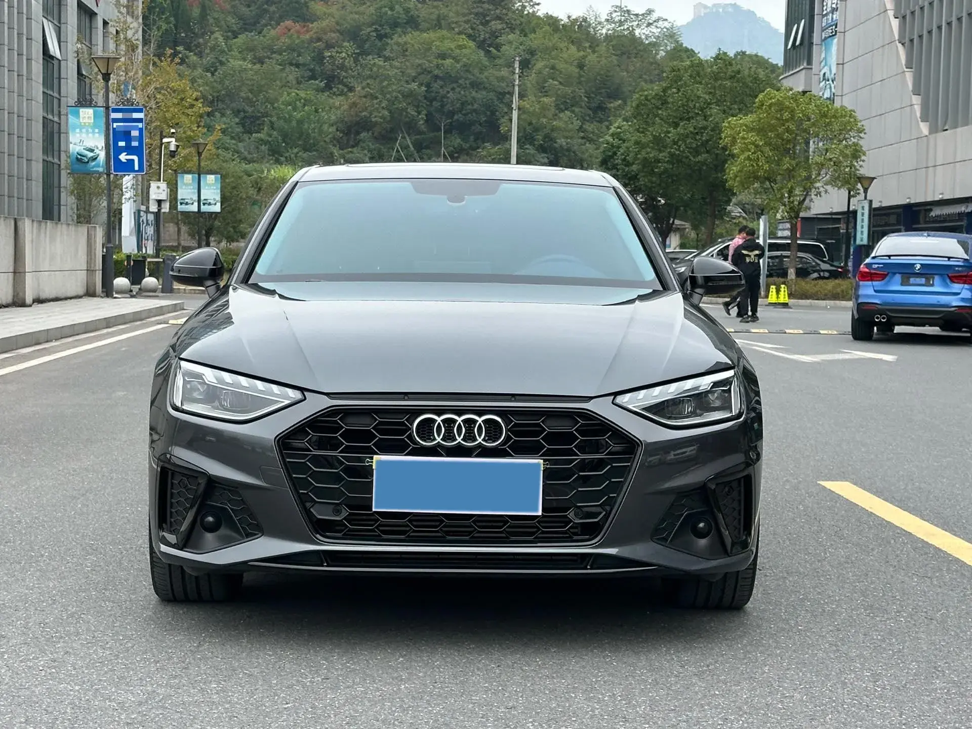 2022 AUDI A4L thumbnail 2