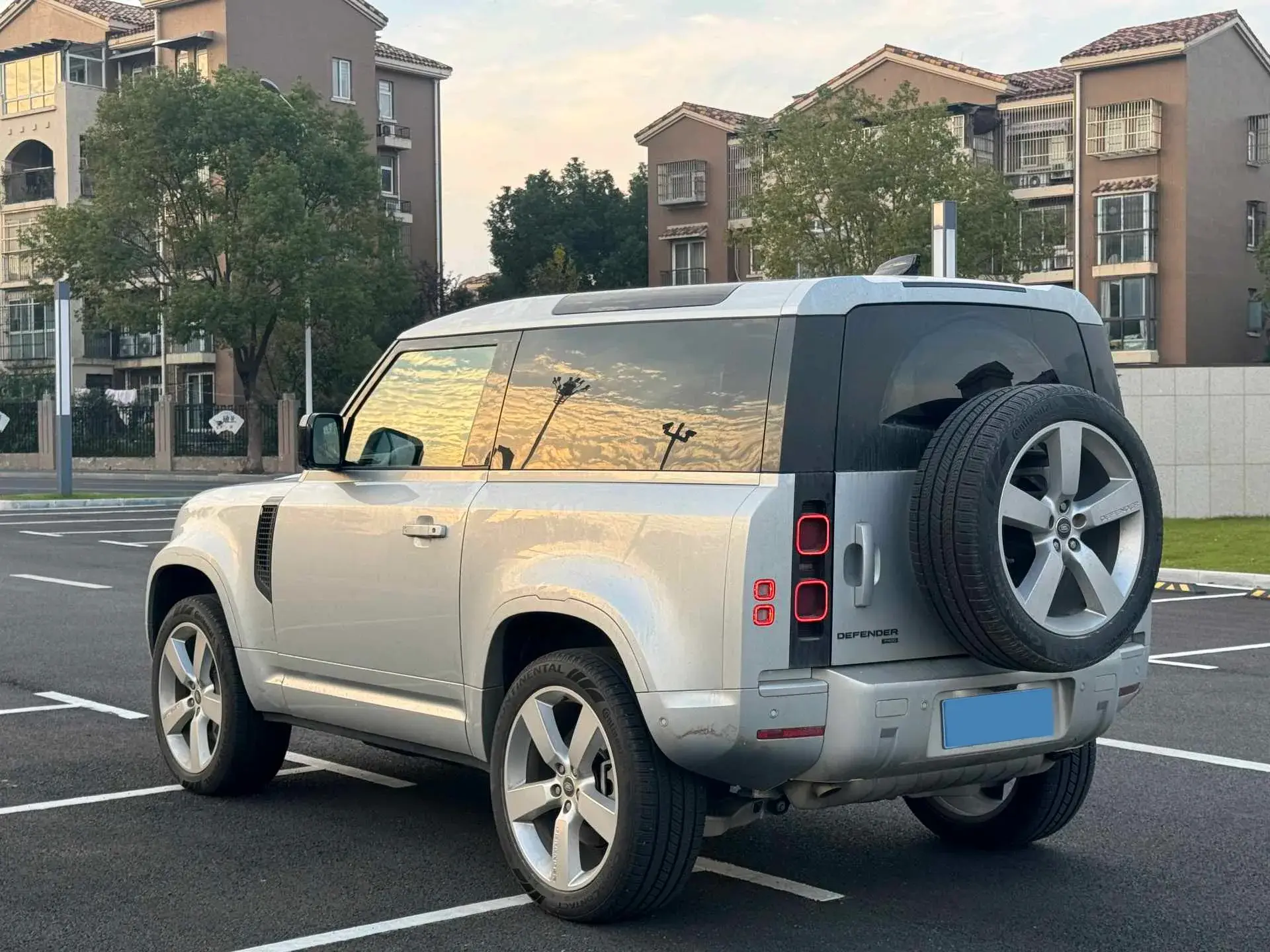 2022 LAND ROVER thumbnail 2