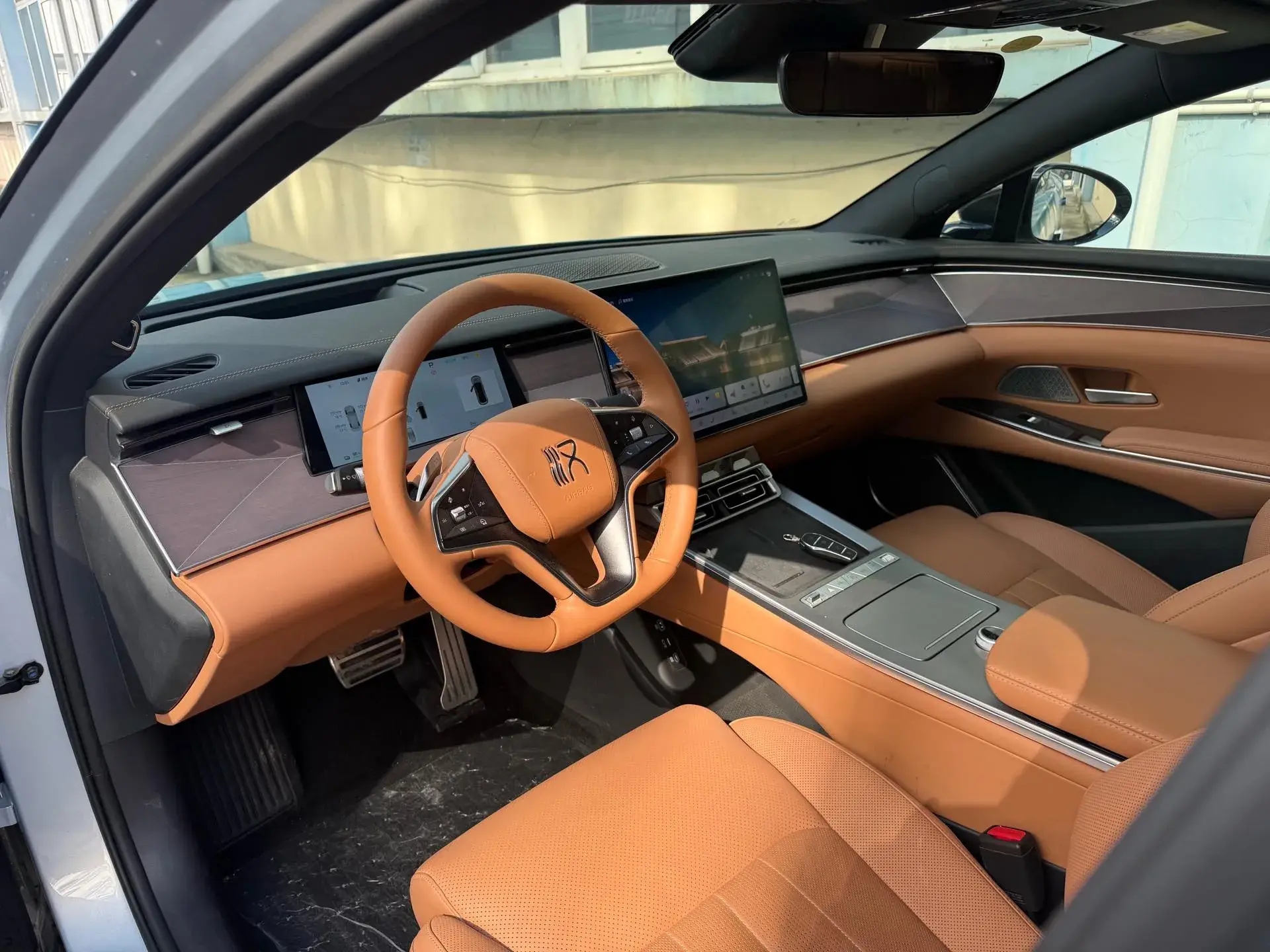 2025 BYD HANL thumbnail 4