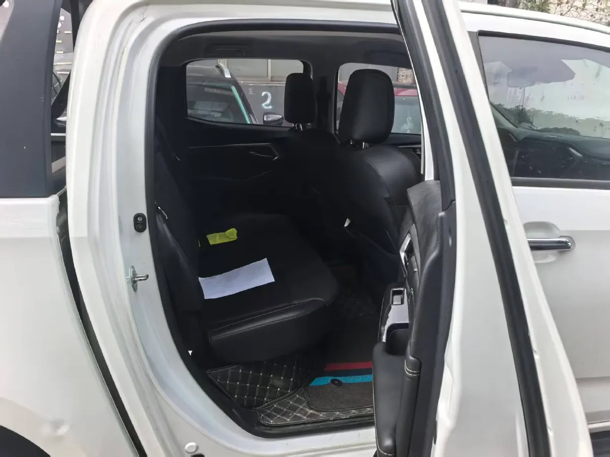 2021 Isuzu D-MAX 1.9T 163HP L4 6AT,autocango,china used car exporter,china ev exporter,chinese used car exporter,chinese used ev exporter