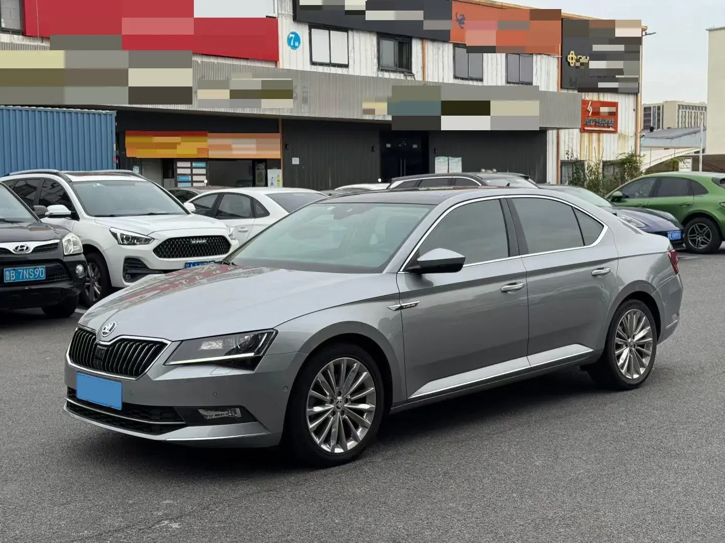 2018 SKODA SUPERB view 1