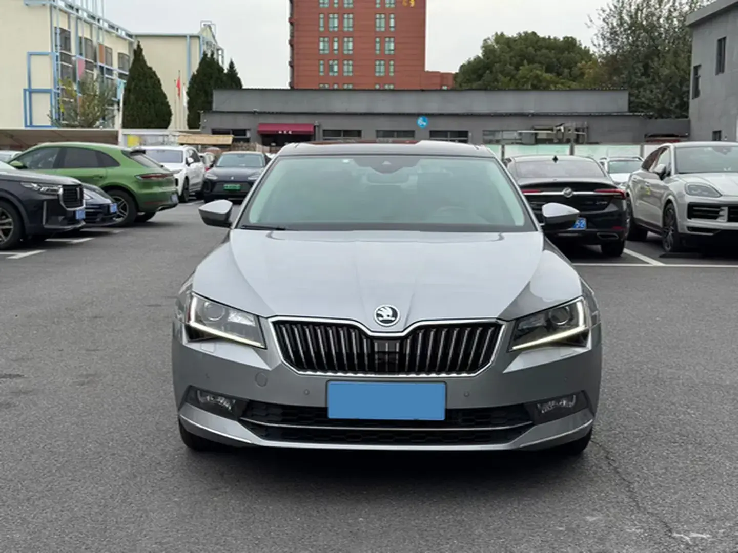 2018 SKODA SUPERB thumbnail 2