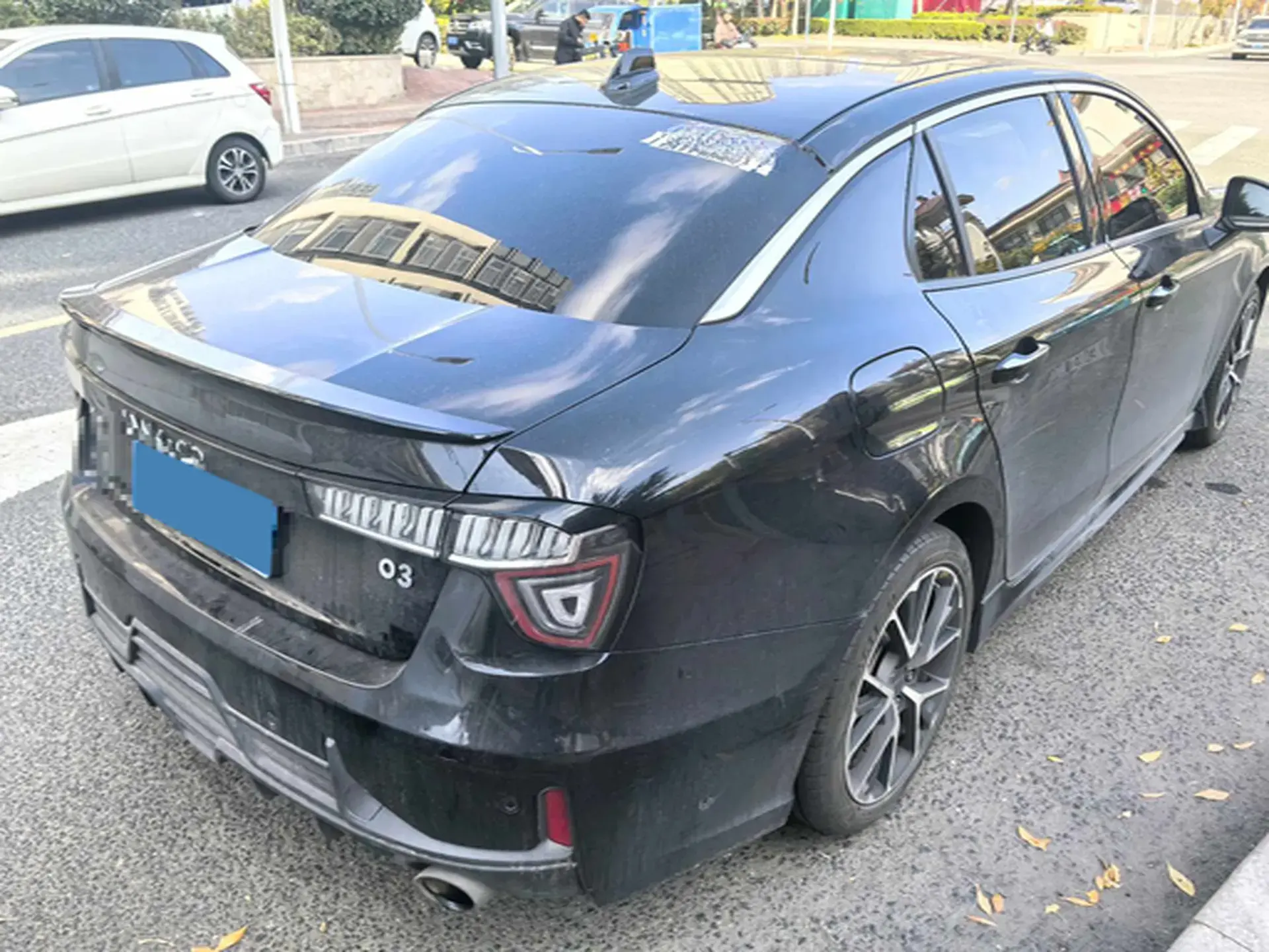 2019 LYNK&CO 03 thumbnail 3