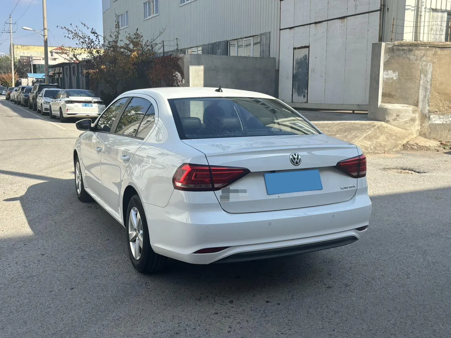 2019 VOLKSWAGEN LAVIDA thumbnail 3