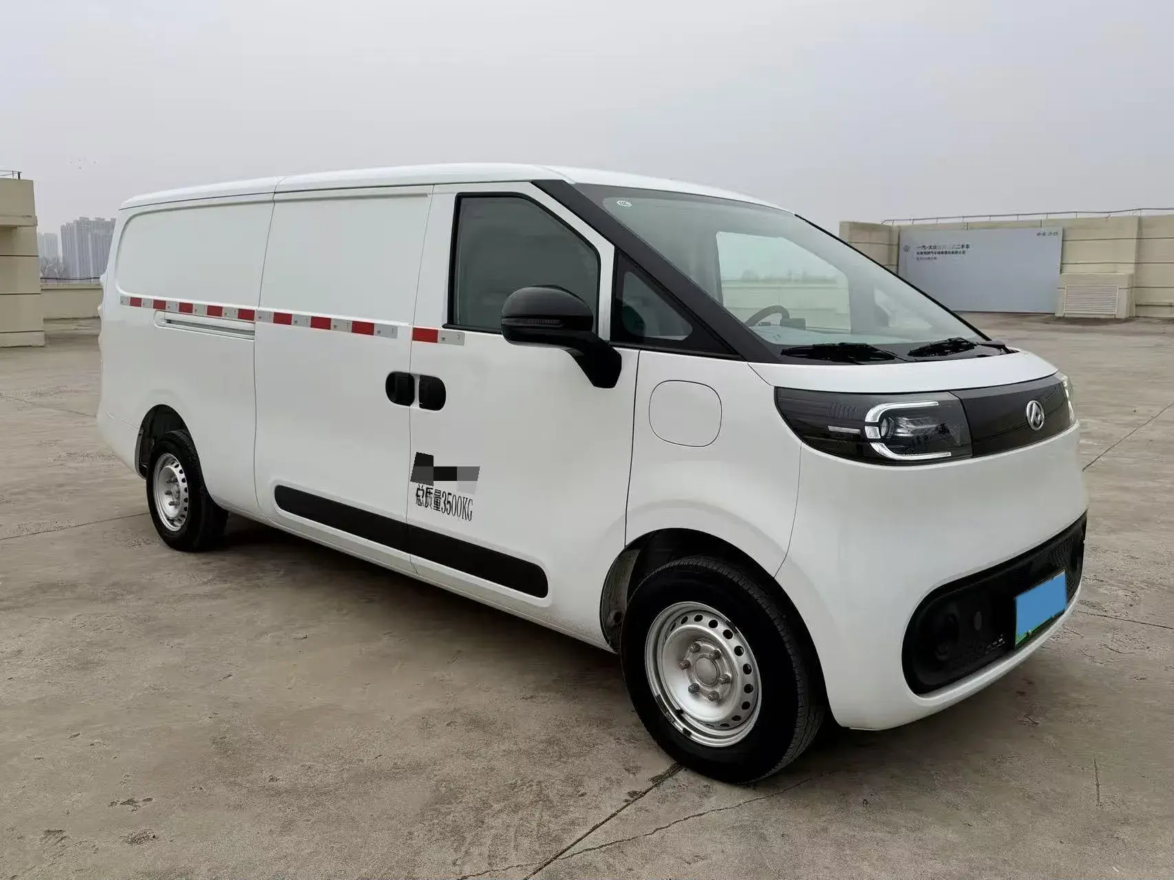 2024 MAXUS DANA thumbnail 3