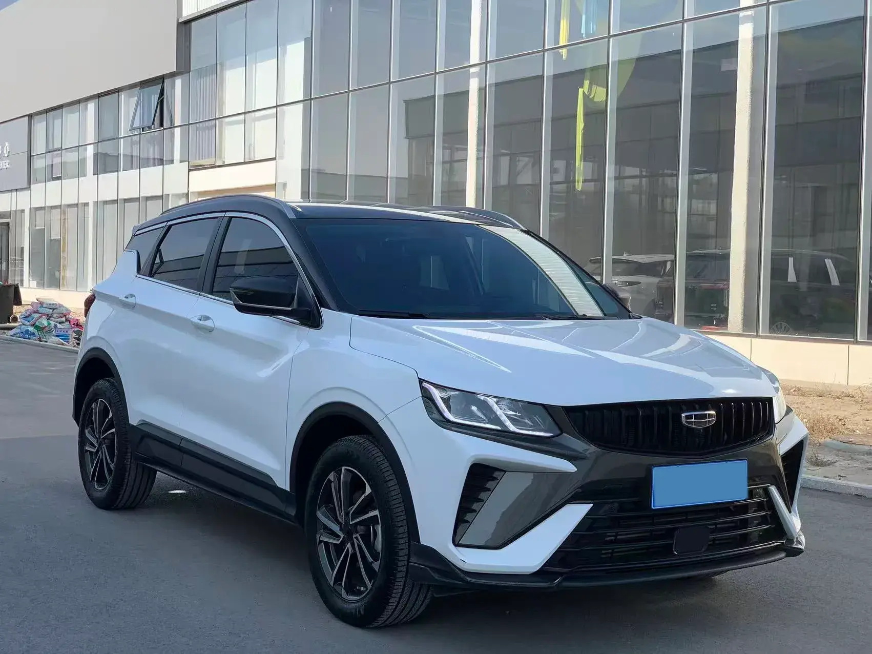 2023 GEELY COOLRAY thumbnail 3